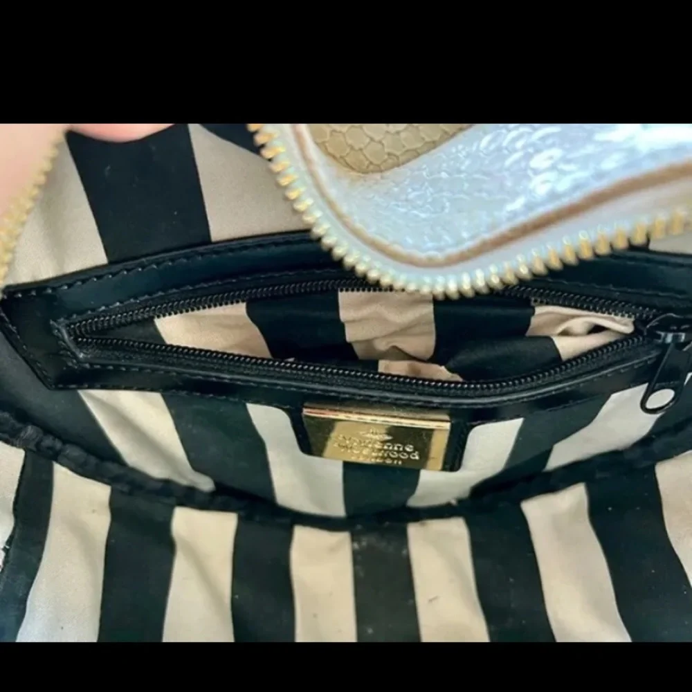 Vivienne Westwood Anglomania Heart bag, black wallet and dustbag - Picture 4 of 11